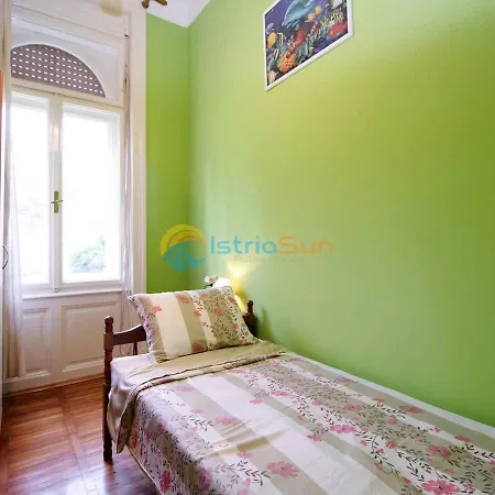 Studio Apartman Lea Pula Exterior photo